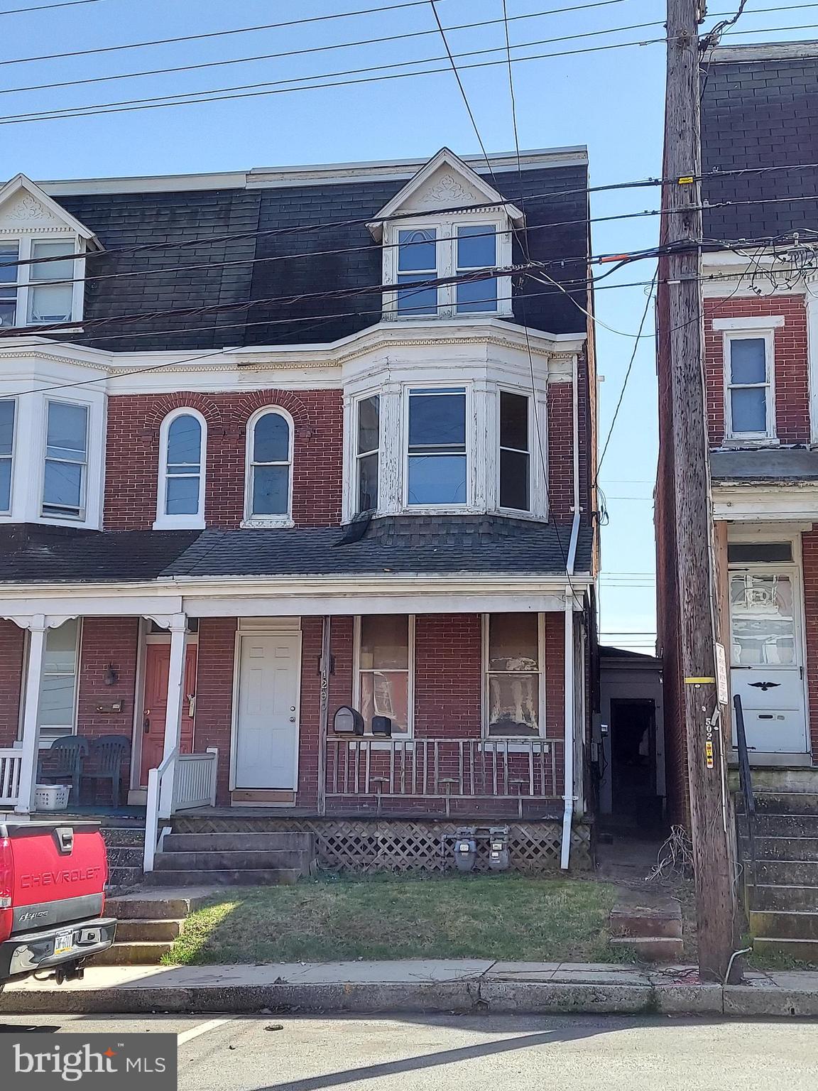 WEST YORK BORO - Residential Income