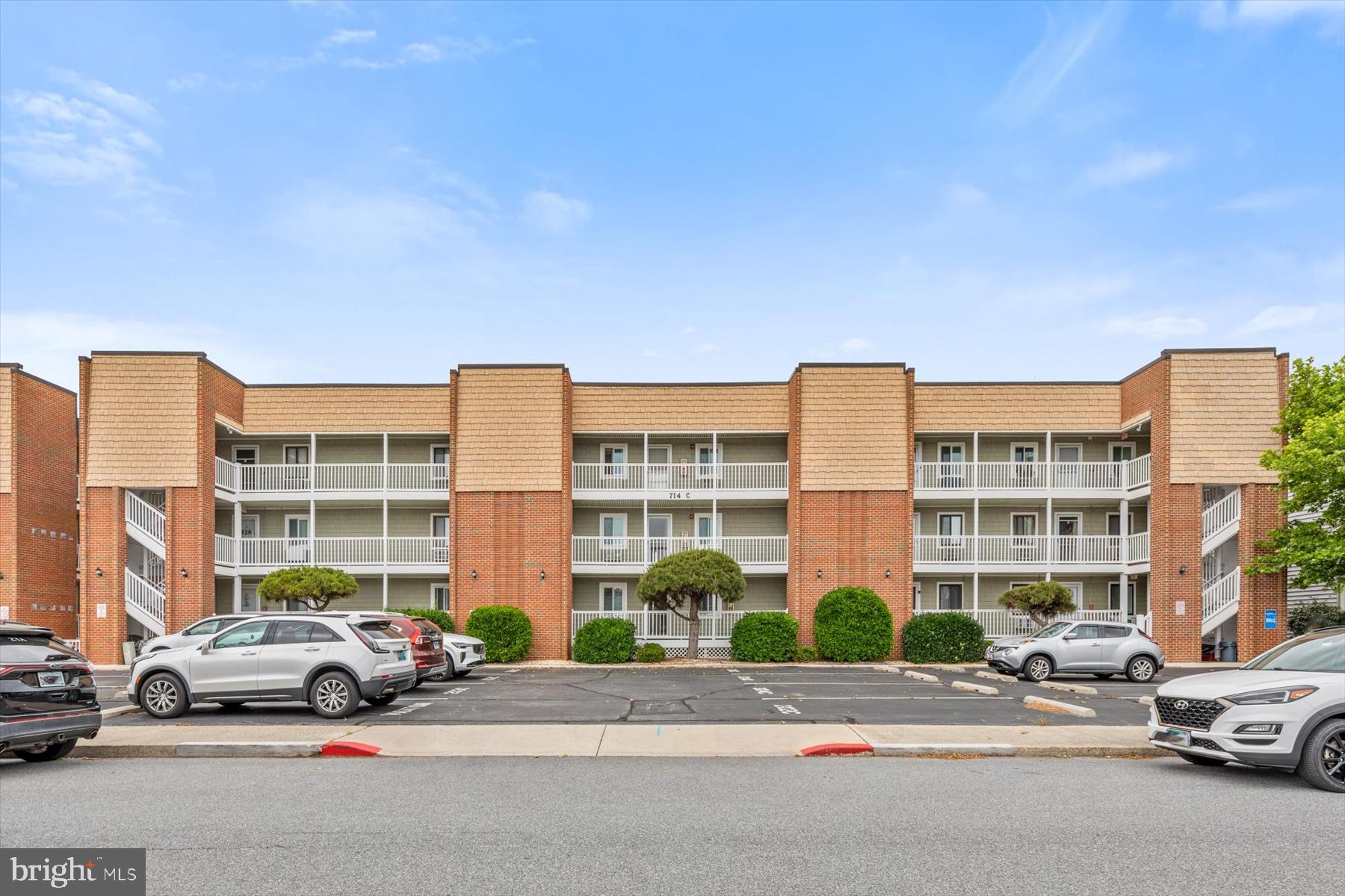 714 MOORING ROAD C305