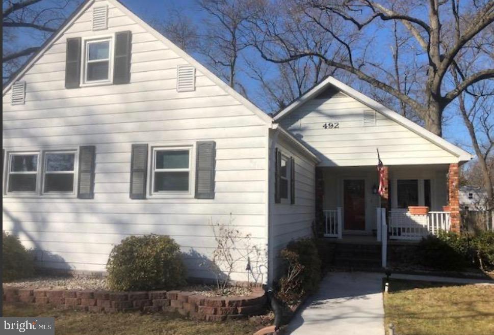 492 CENTER STREET