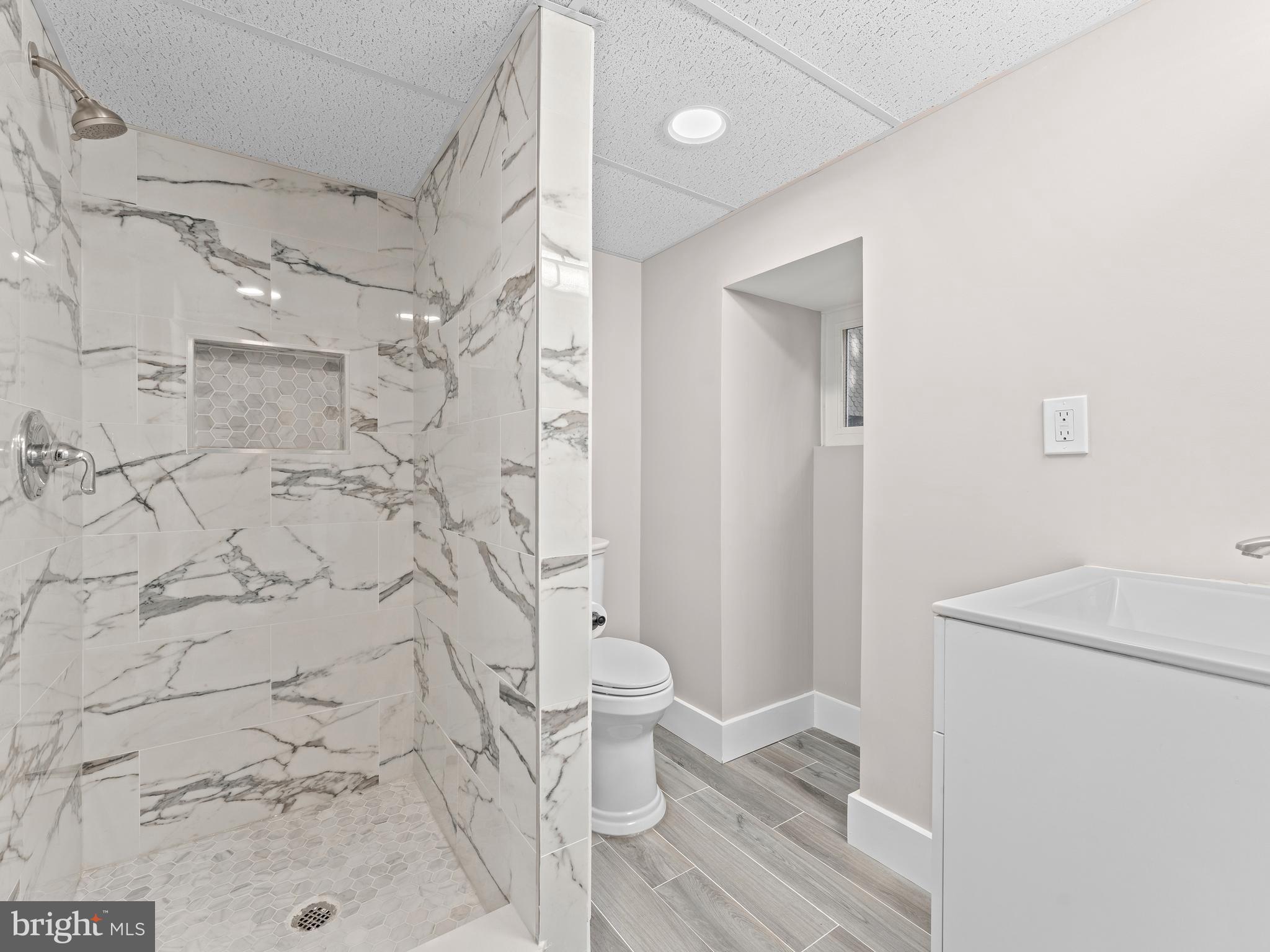 WEST OAK LANE - Residential