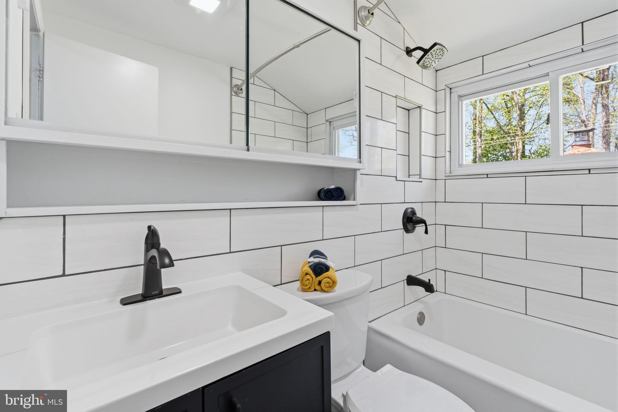 VERMILION HILL - Residential