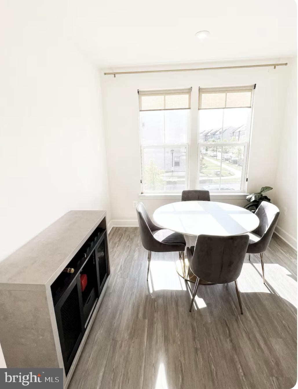 CAPITAL COURT - Residential Lease