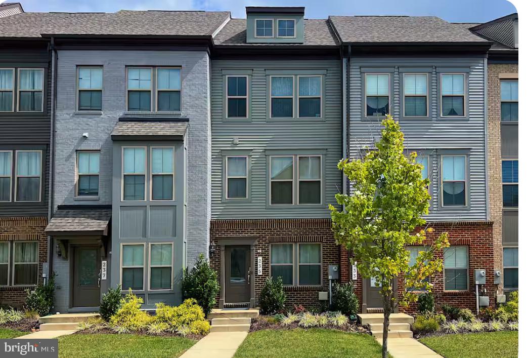 CAPITAL COURT - Residential Lease