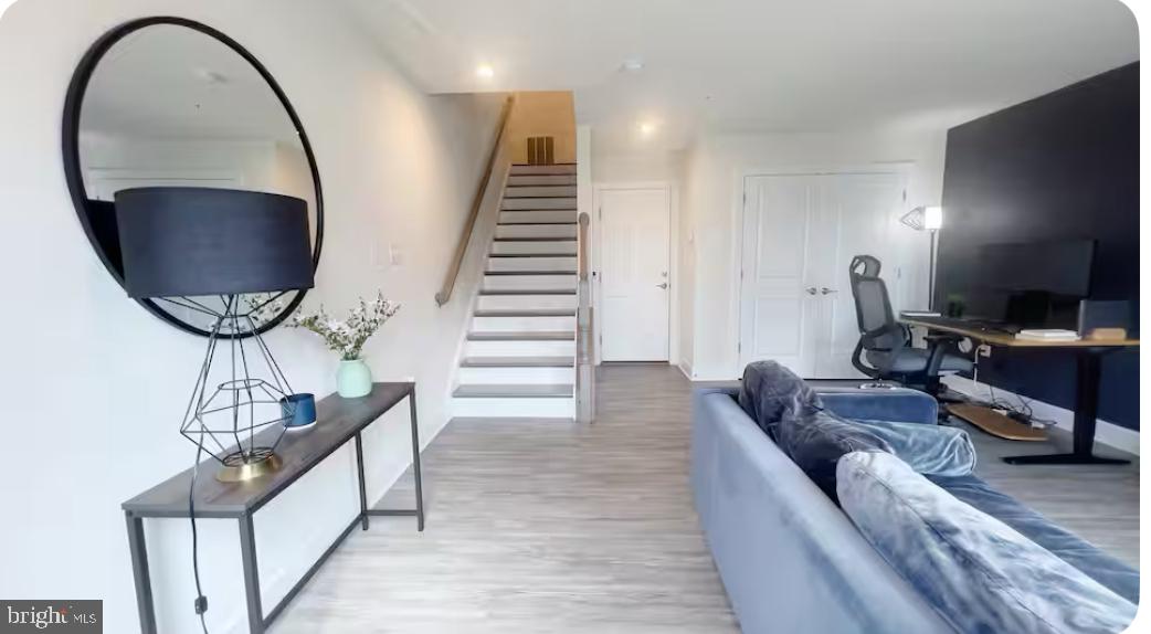 CAPITAL COURT - Residential Lease