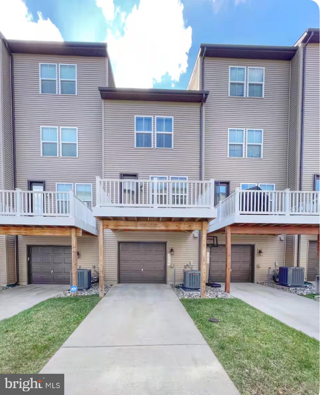 CAPITAL COURT - Residential Lease