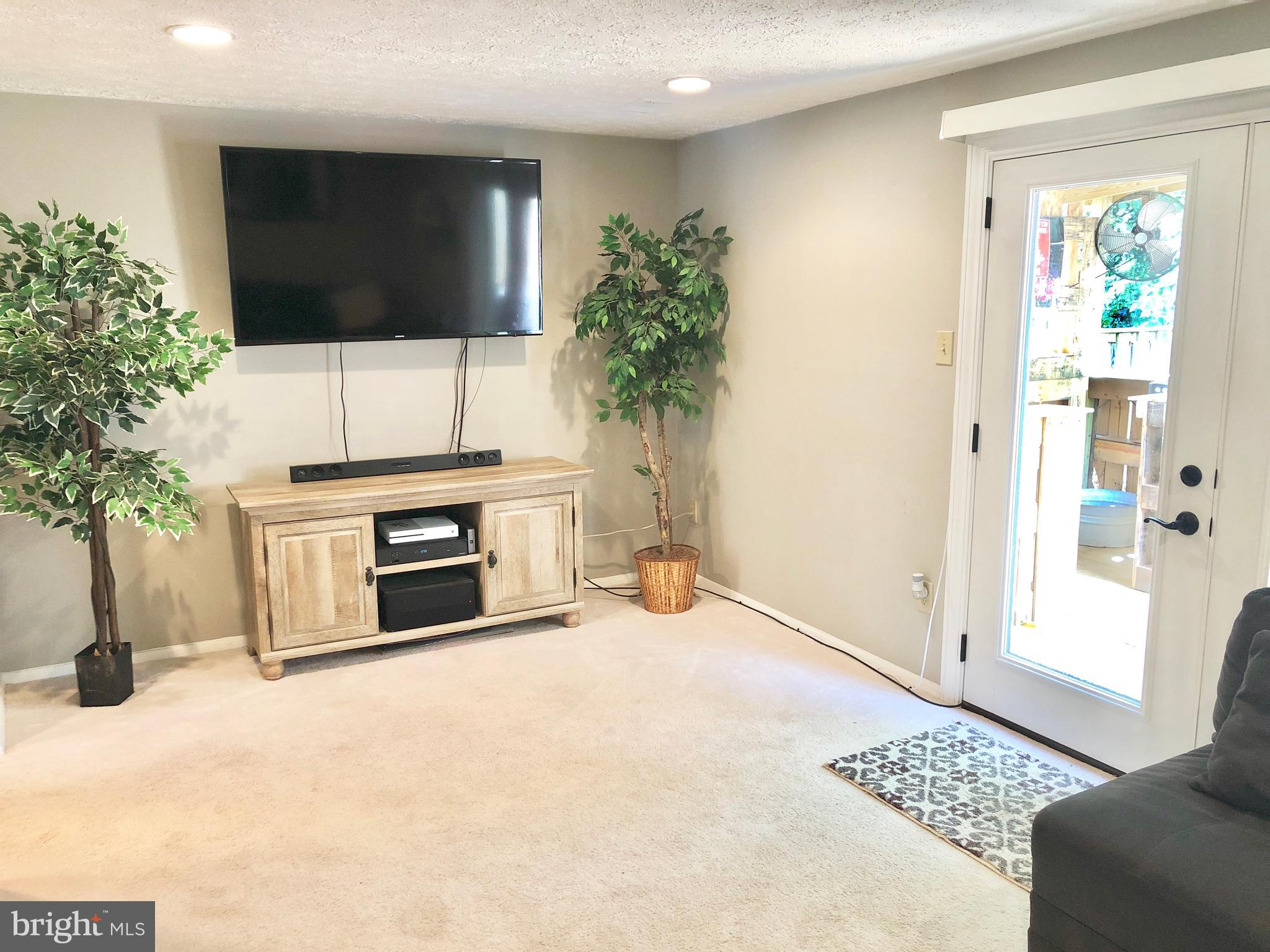 NEWINGTON FOREST - Residential