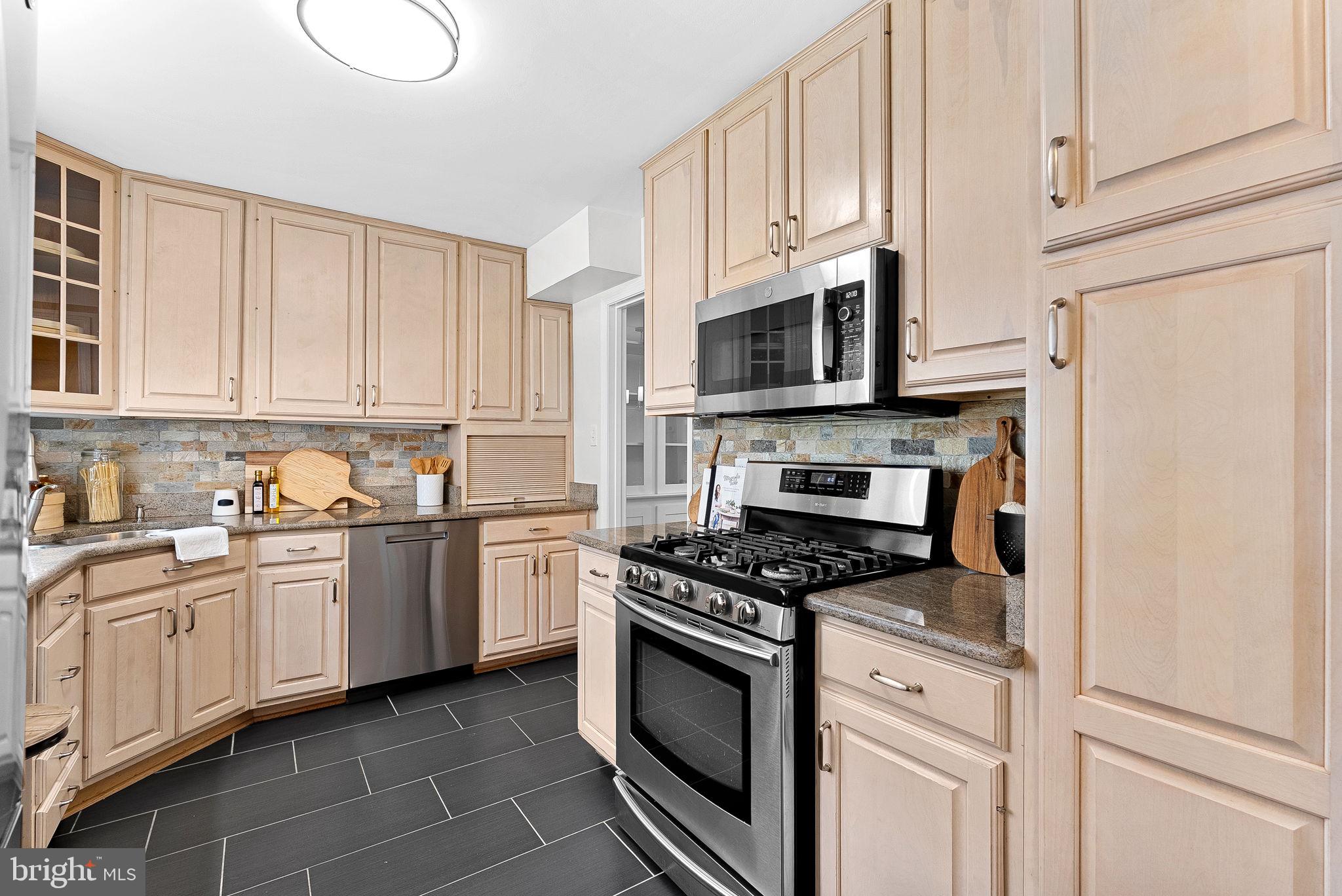 5422 BROMYARD COURT