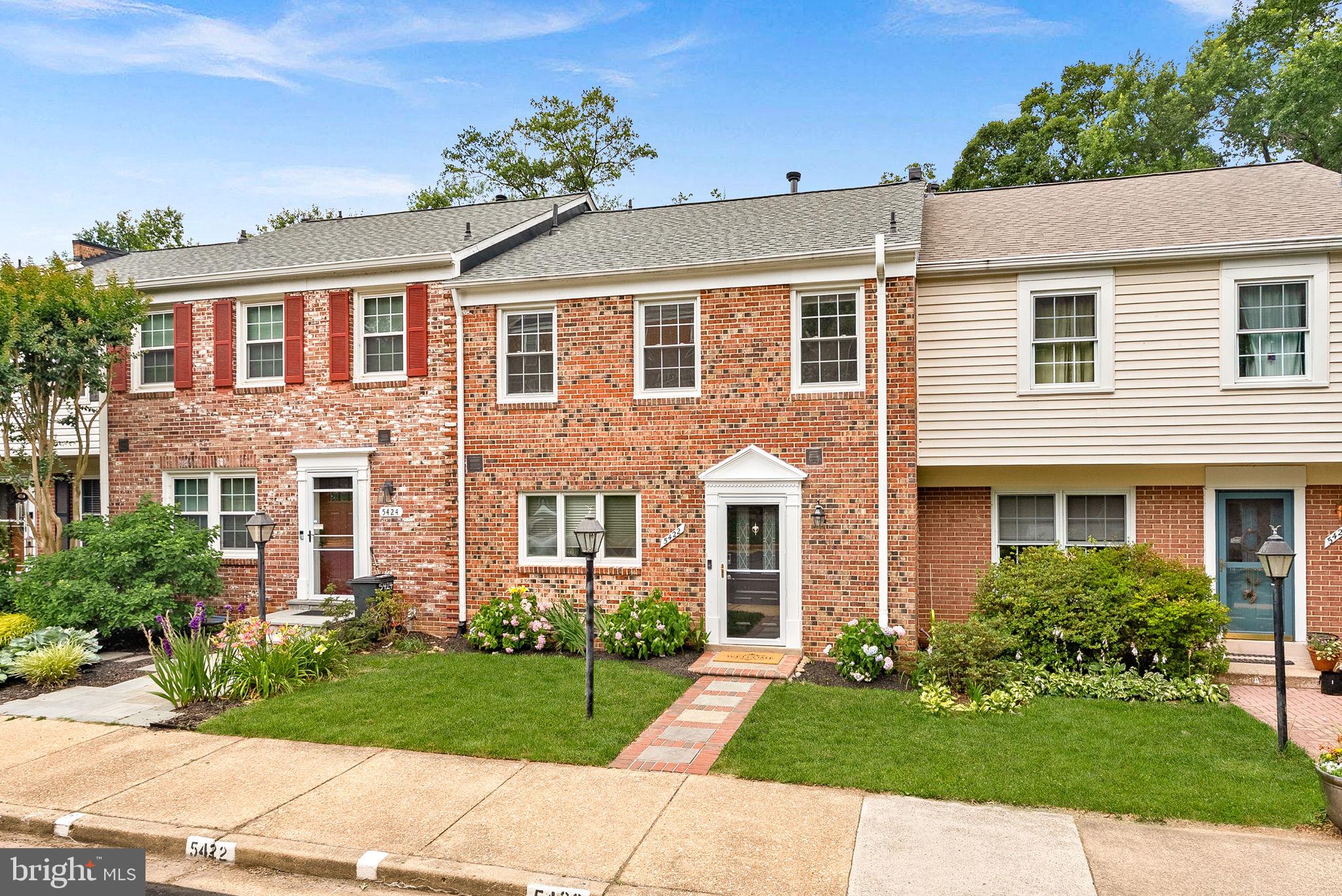 5422 BROMYARD COURT