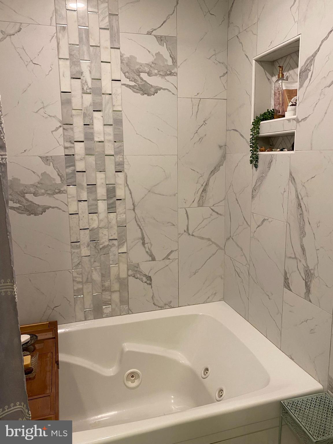 BRADDOCK ESTATES - Residential