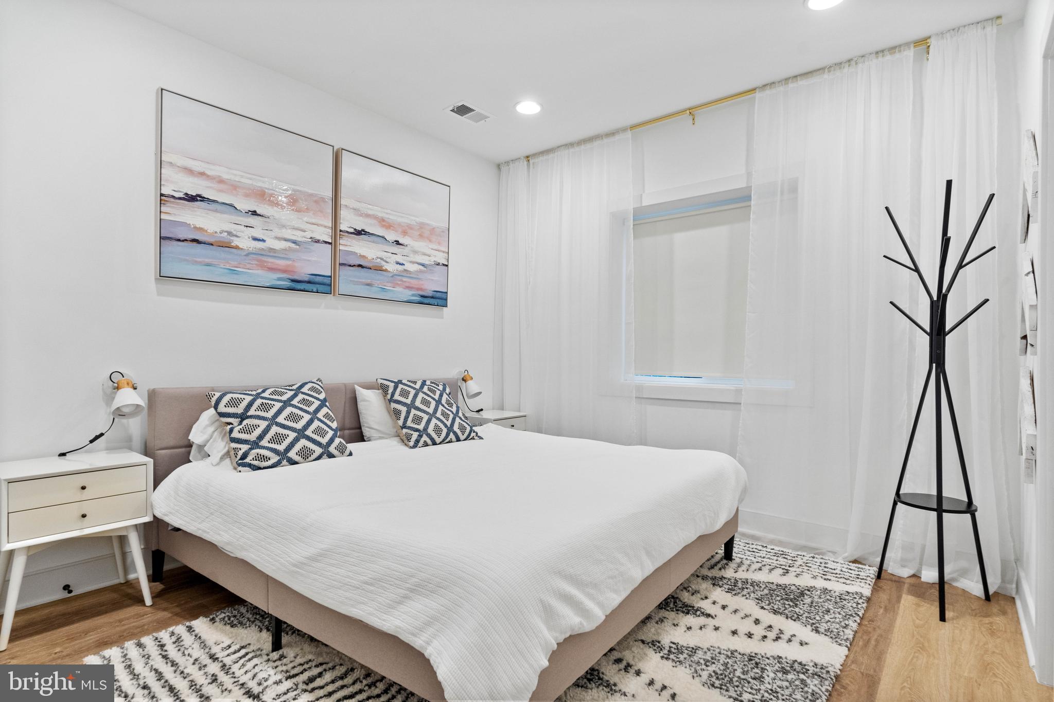 PIMMIT HILLS - Residential