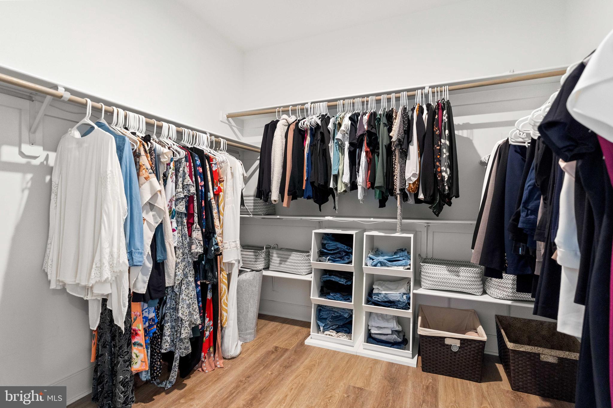 PIMMIT HILLS - Residential