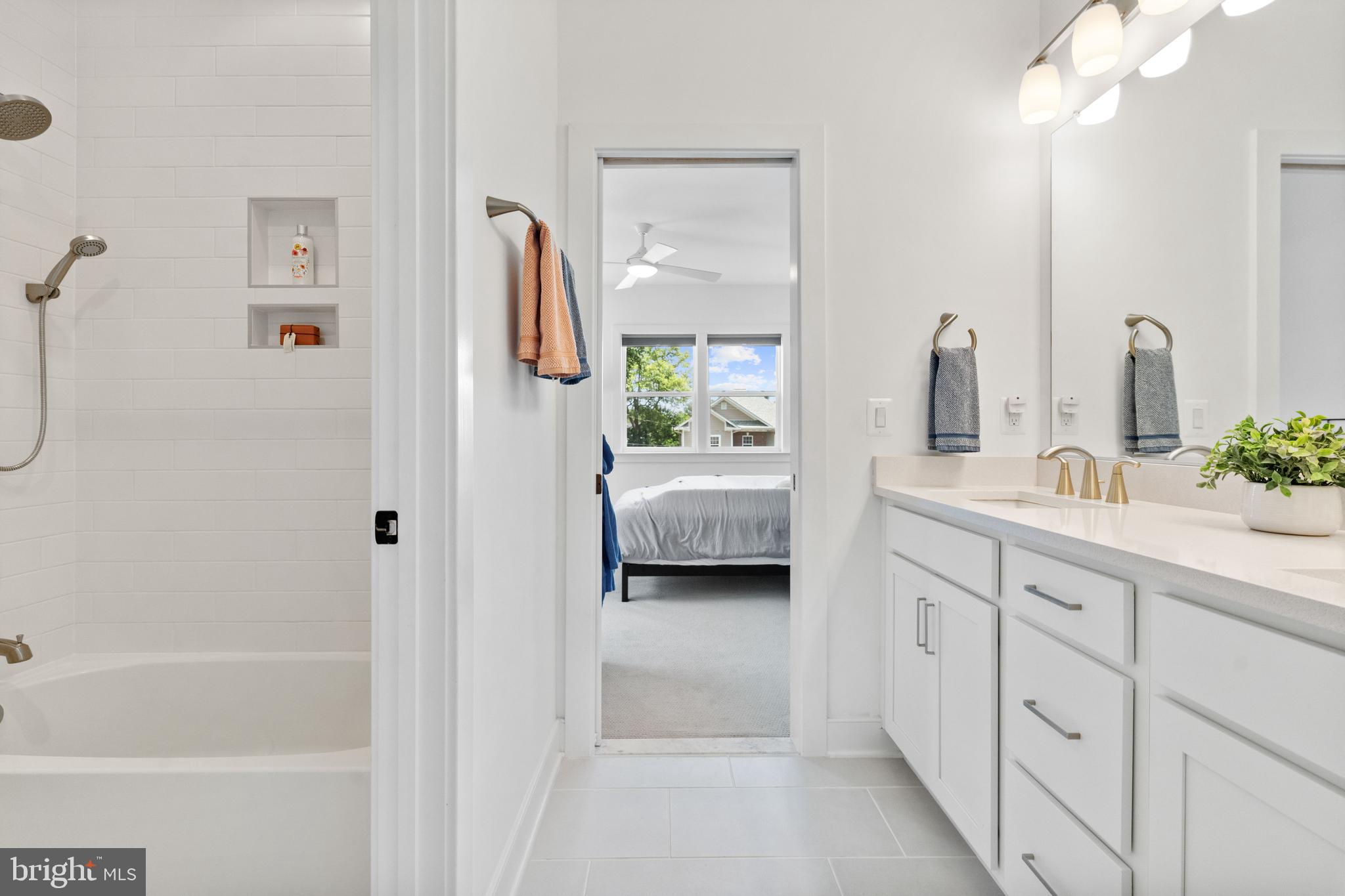 PIMMIT HILLS - Residential