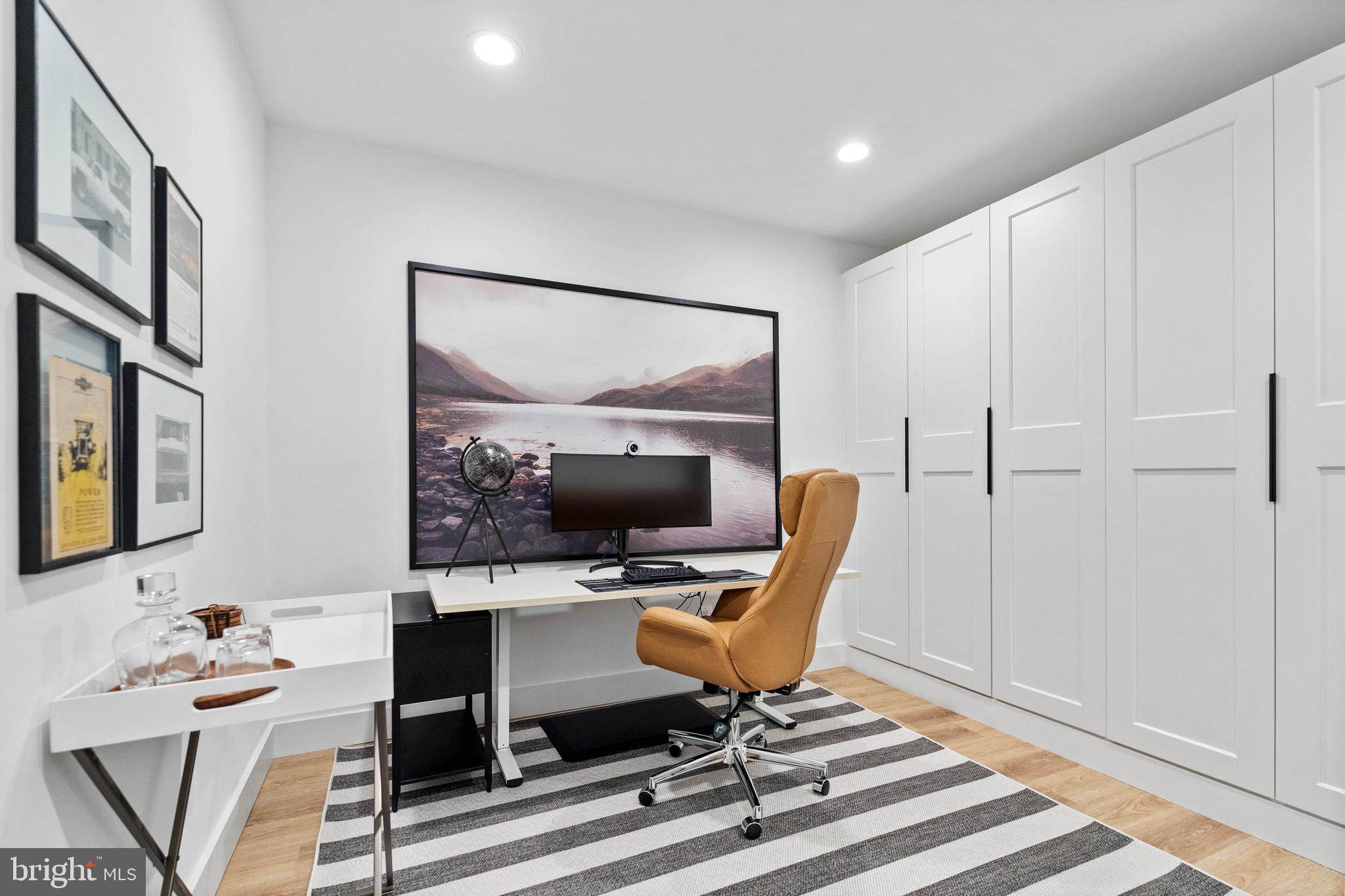 PIMMIT HILLS - Residential