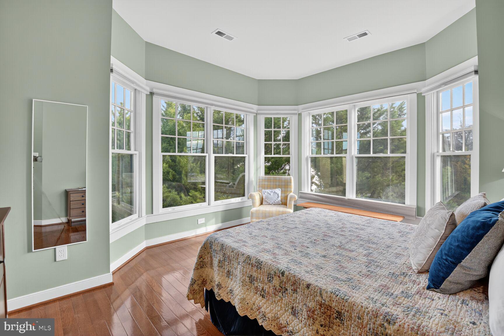 FOREST GLEN PARK - Residential Lease