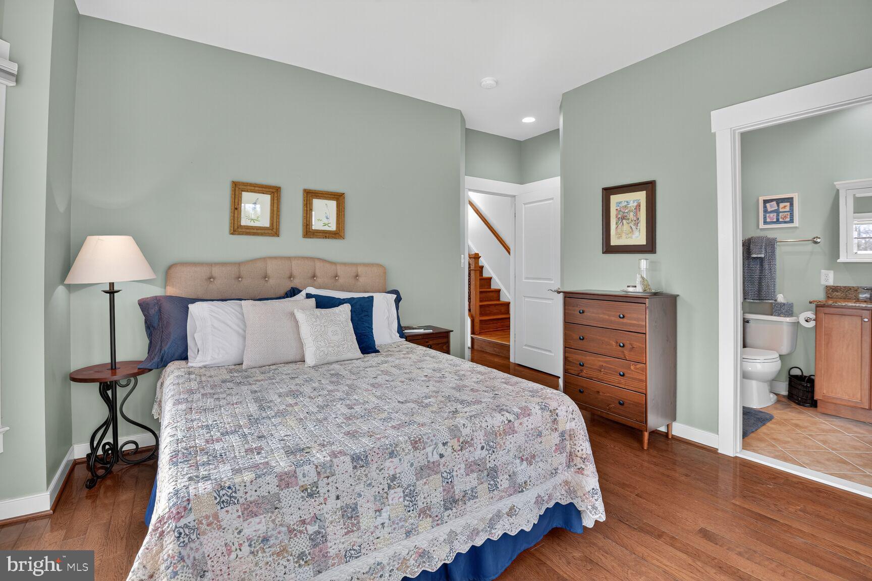 FOREST GLEN PARK - Residential Lease