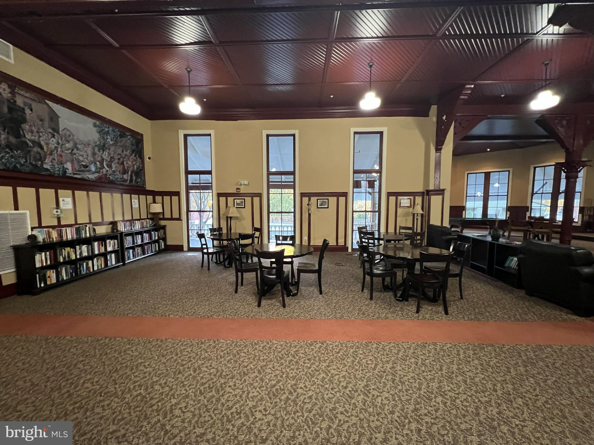 FOREST GLEN PARK - Residential Lease