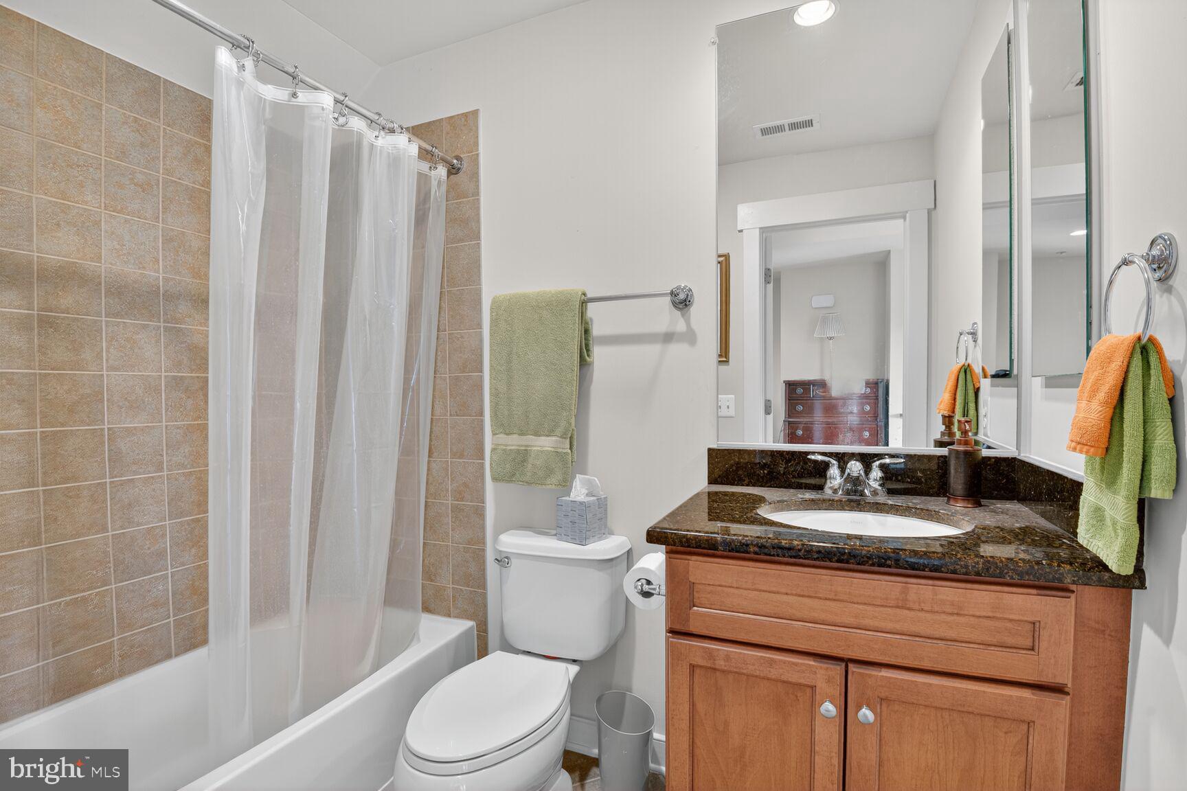 FOREST GLEN PARK - Residential Lease