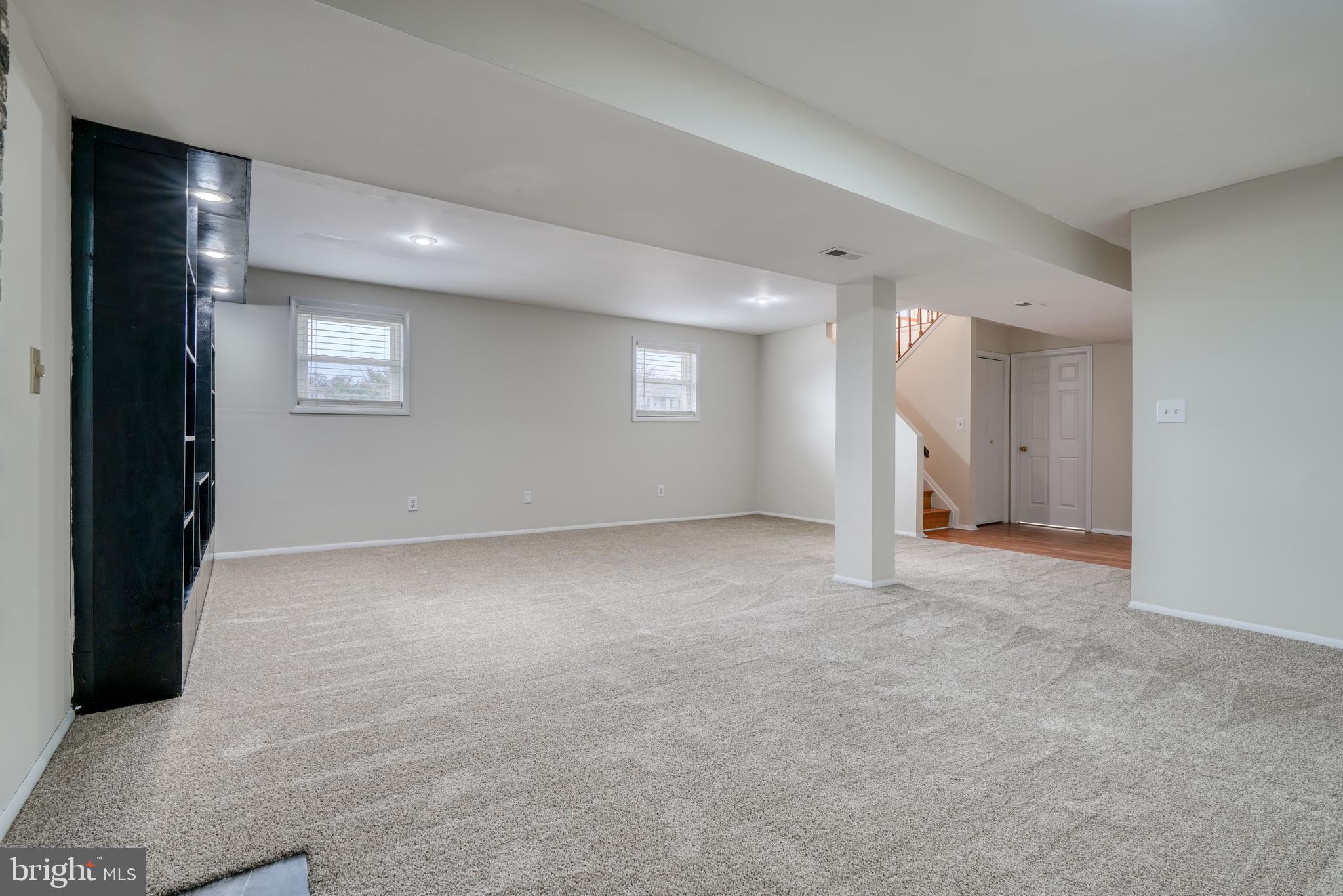 RANDALLFIELDS - Residential