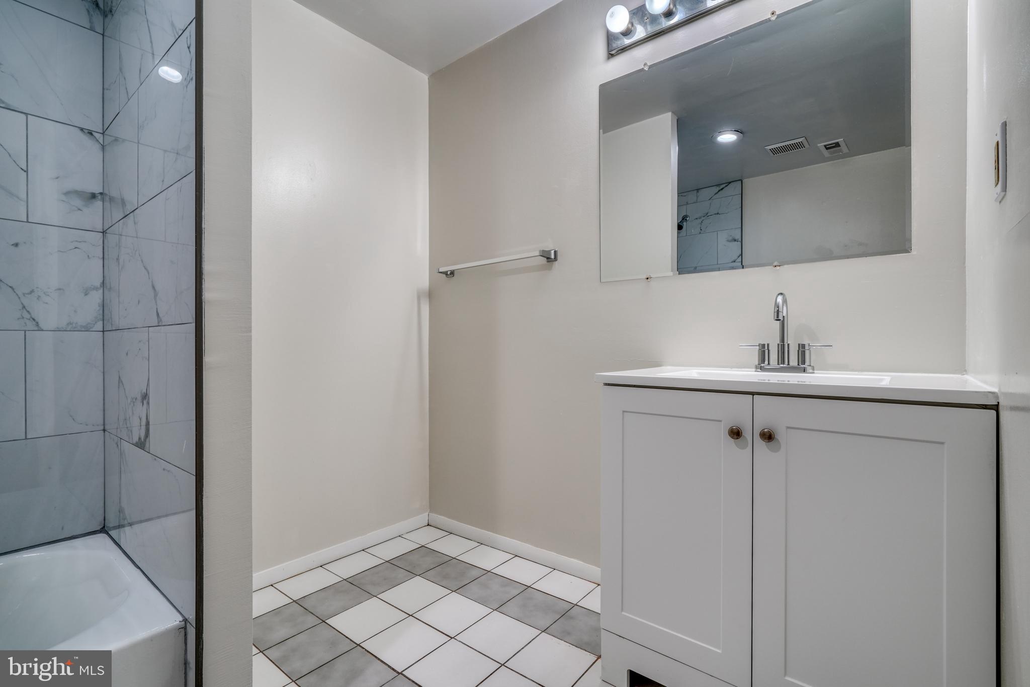 RANDALLFIELDS - Residential