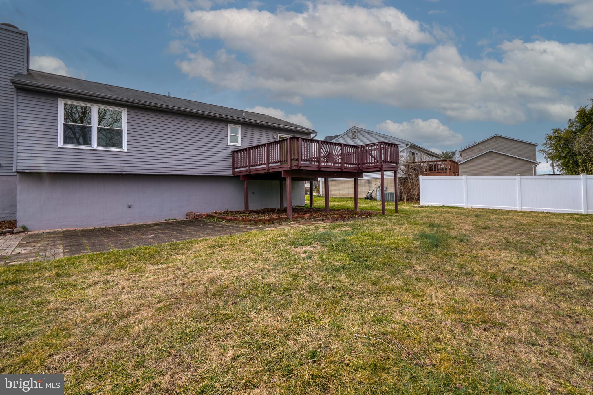 RANDALLFIELDS - Residential