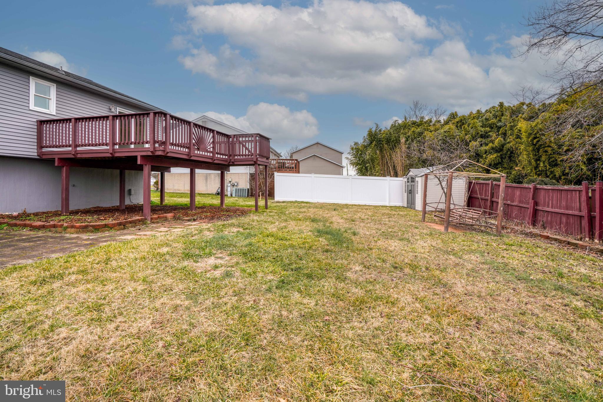 RANDALLFIELDS - Residential