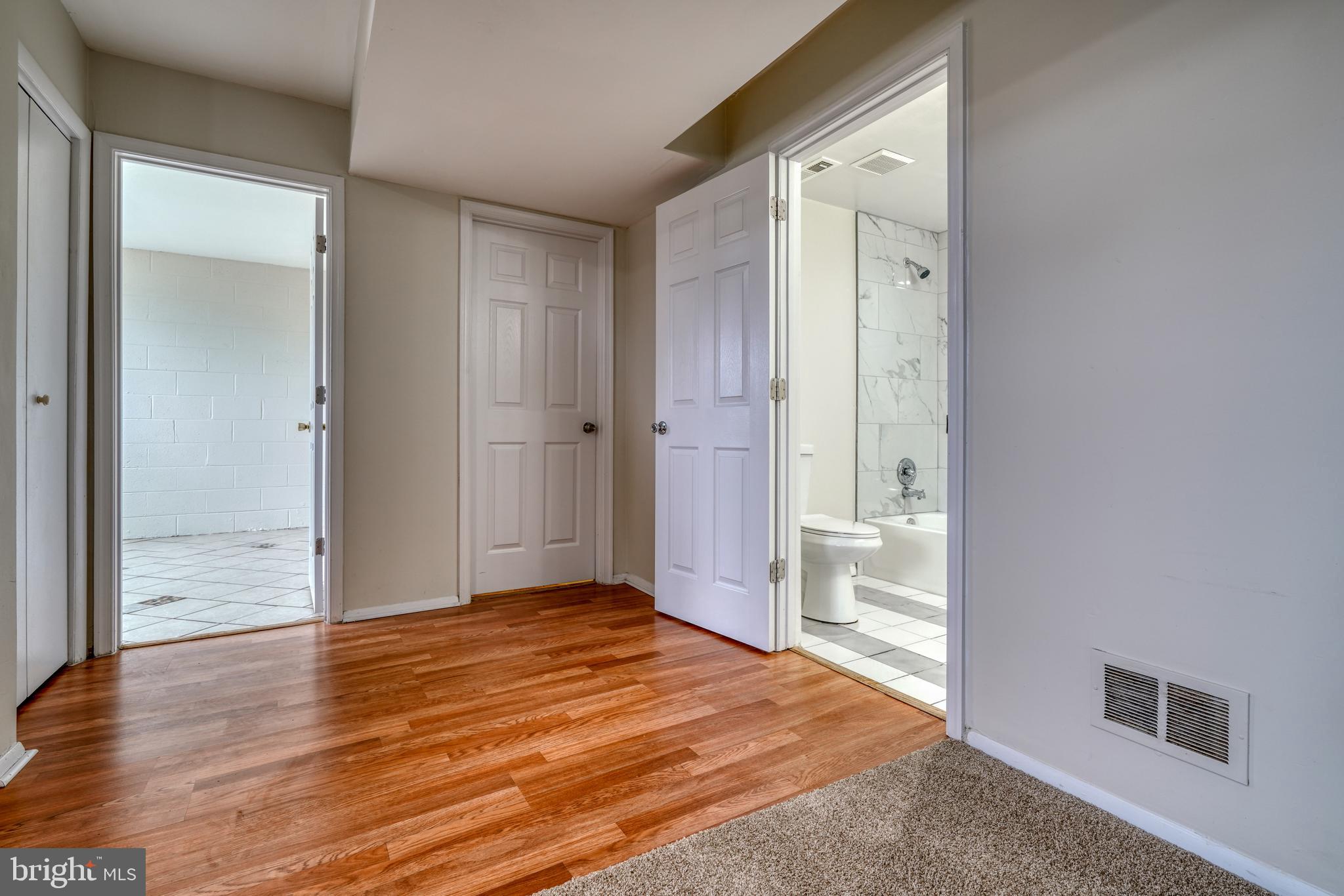 RANDALLFIELDS - Residential