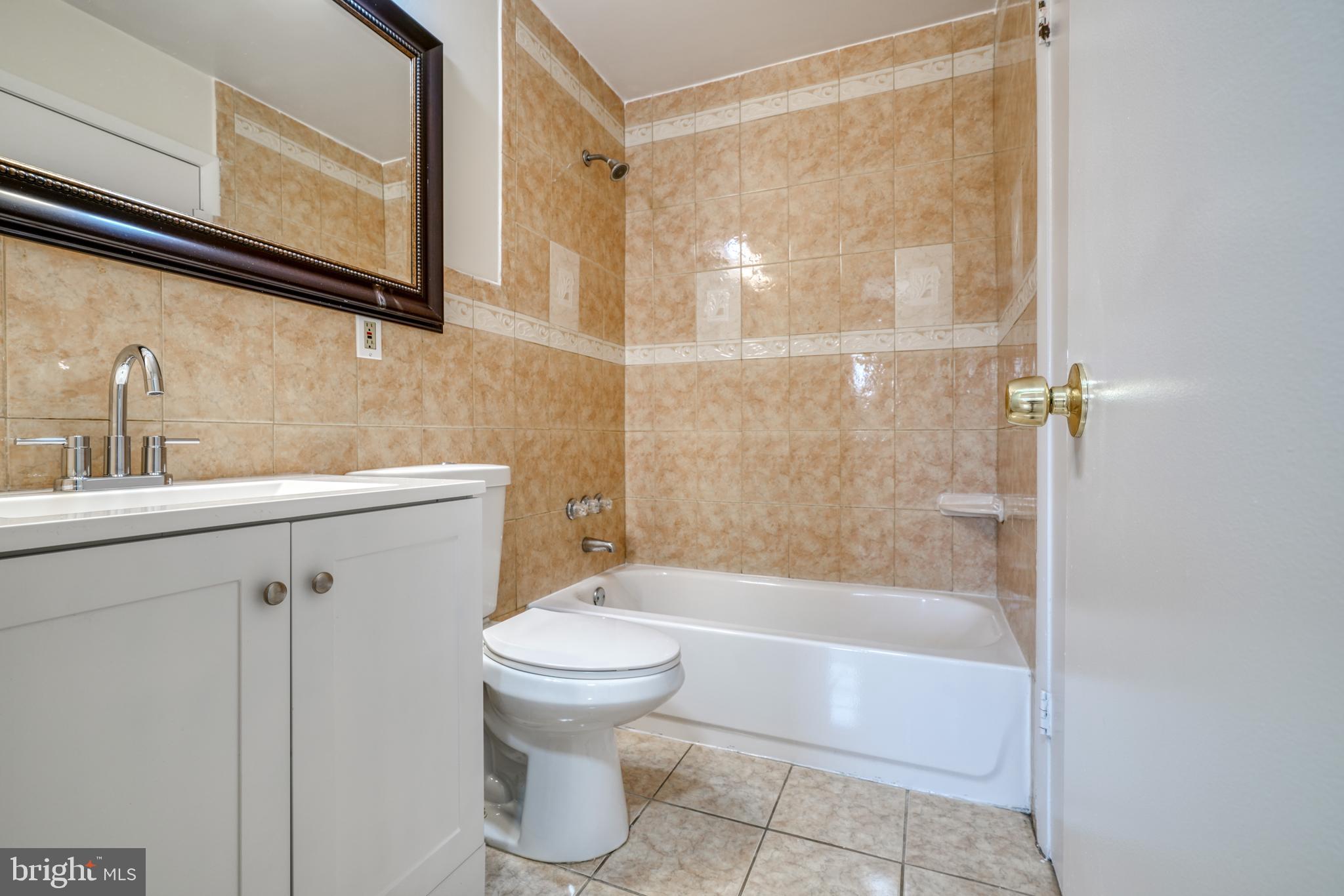 RANDALLFIELDS - Residential