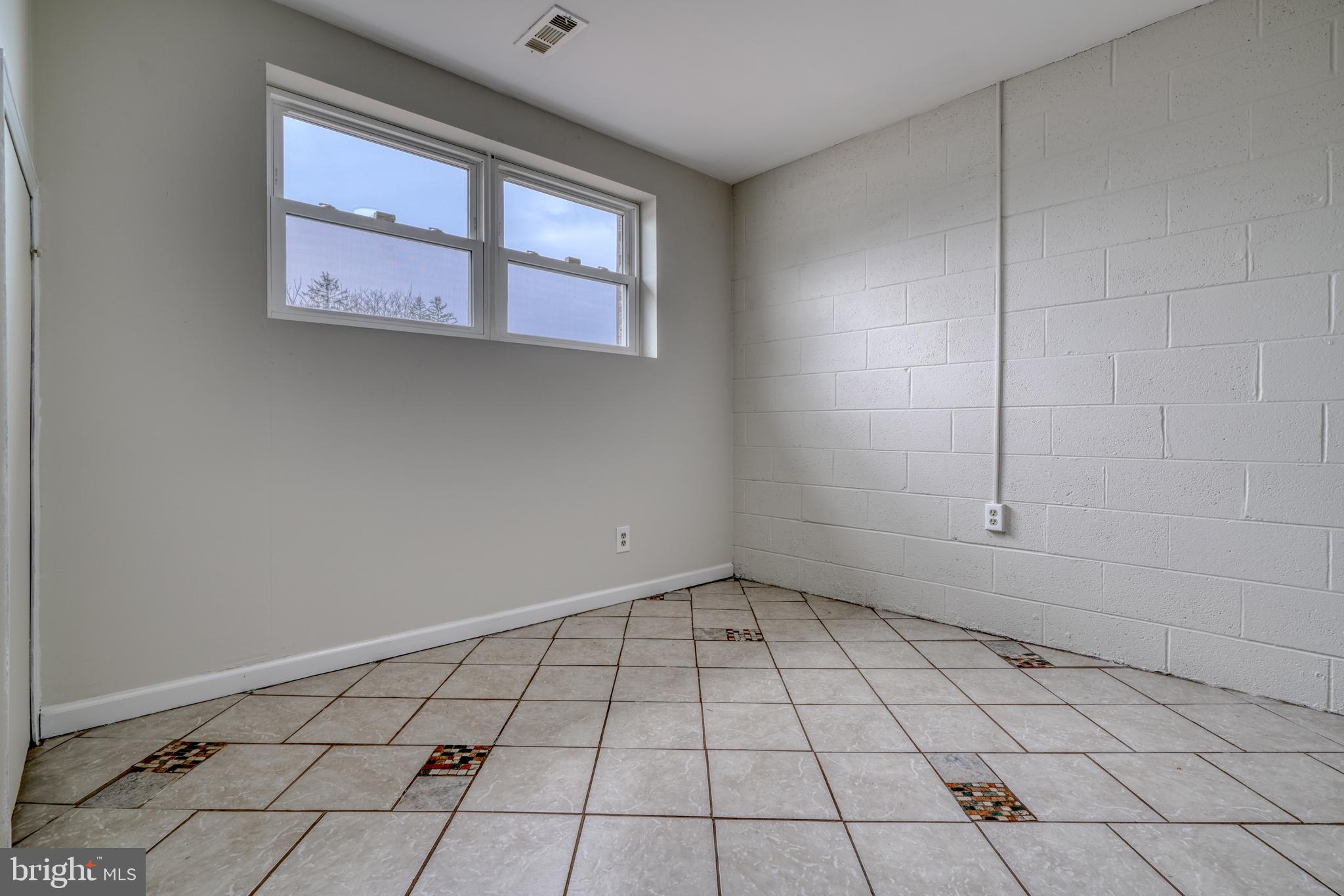 RANDALLFIELDS - Residential