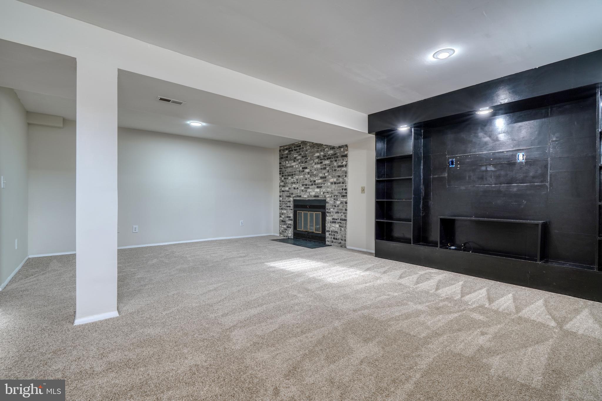 RANDALLFIELDS - Residential