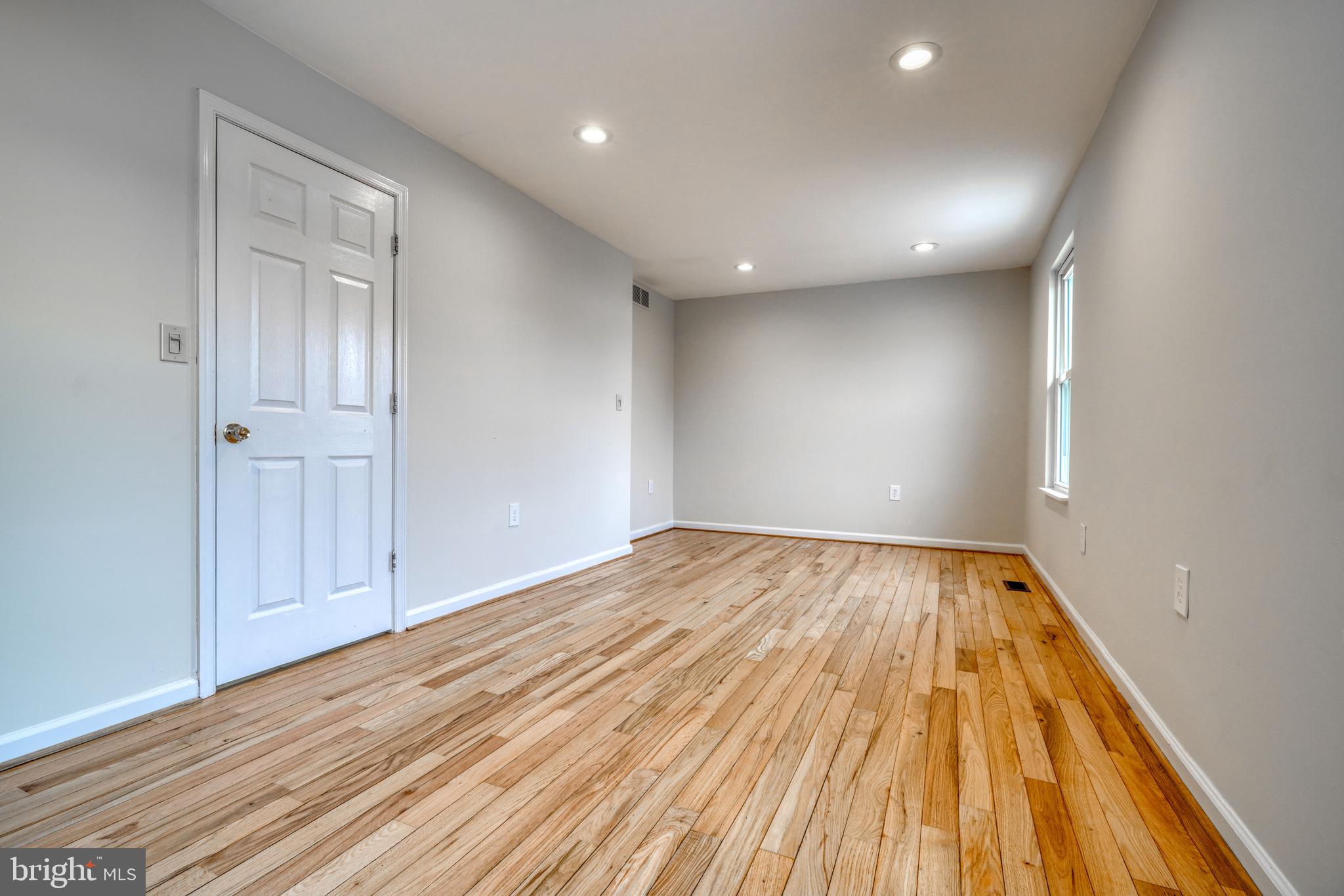 RANDALLFIELDS - Residential