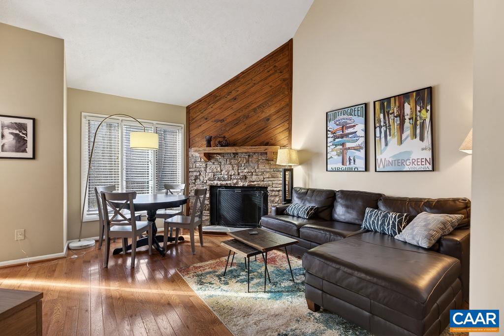 745 LAURELWOOD CONDOS 745