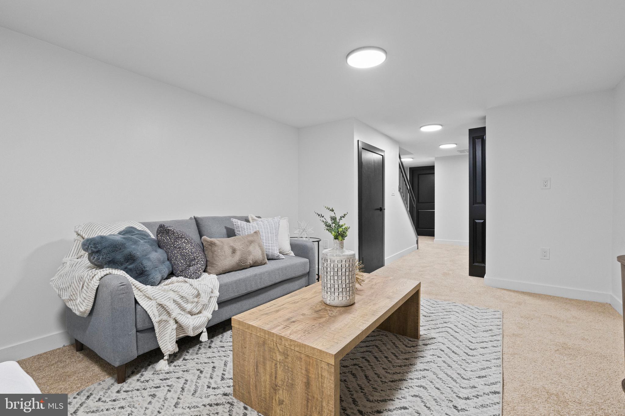 BROADWAY EAST - Residential