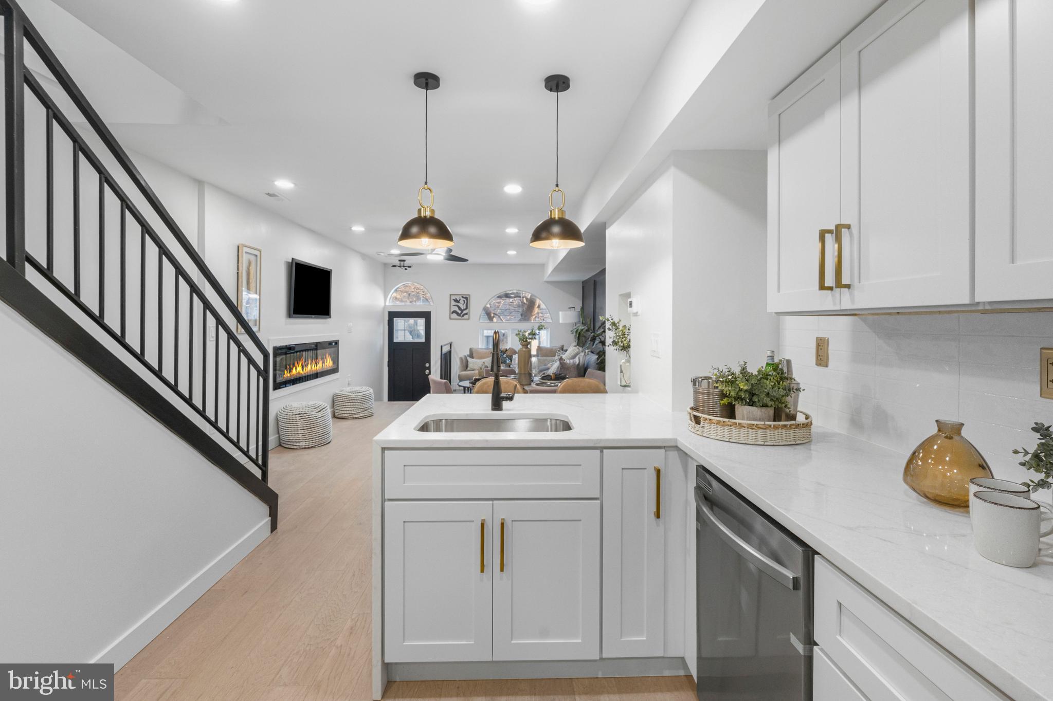 BROADWAY EAST - Residential