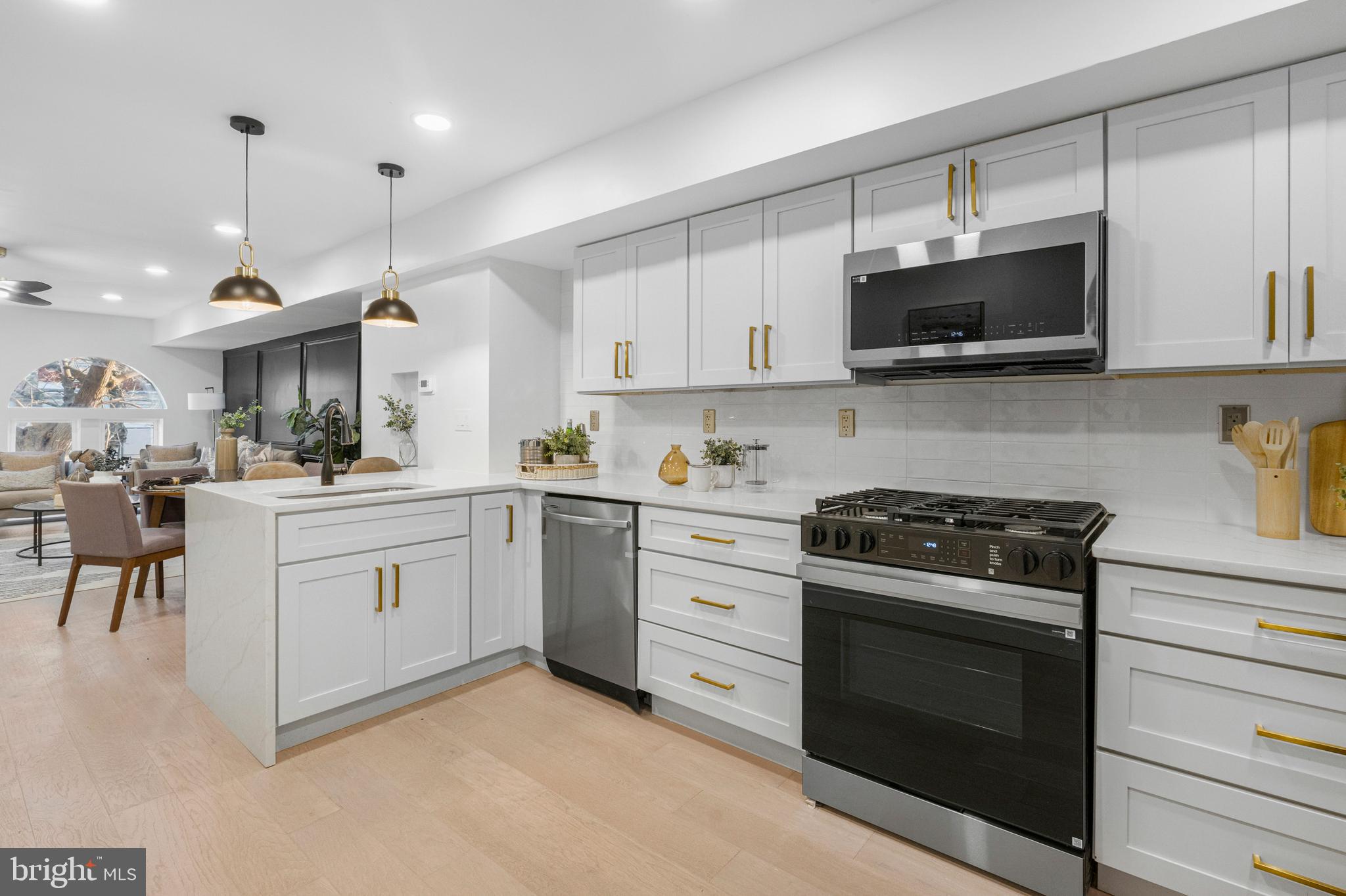 BROADWAY EAST - Residential