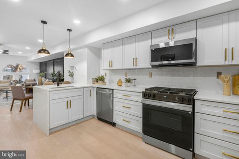 Townhouse For Sale - 1802 E Lafayette Avenue<br/> BALTIMORE, MD 21213