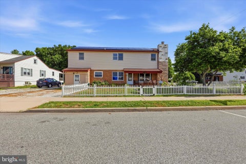 Photo of 505 W 2nd Street, ESSINGTON, PA 19029 (MLS # PADE2117388)