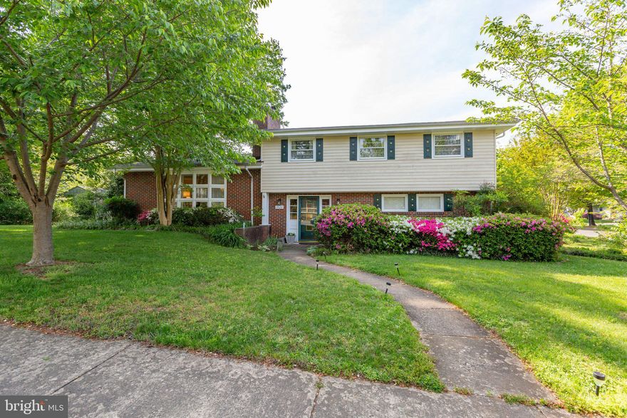 Come see this gorgeous 3-bedroom, 2-bathroom home in Downtown Fredericksburg! The house features beautiful hardwood floors throughout the first and second levels, an updated kitchen with stainless steel appliances, a gas range, and lots of counter and storage space. Plenty of storage space in the unfinished basement and a beautiful backyard with a convenient storage shed. With easy access to Downtown Fredericksburg -- just a short walk or bike ride away -- you'll enjoy all the best shops, restaurants, and attractions this vibrant city has to offer. Plus, with convenient access to VRE, Rt-1, and I-95, you'll never be far from where you need to go. Don't miss out on this amazing opportunity – schedule your visit today!   This is a 2-unit property.  Applicants must have a 675 or higher credit score.  Pets allowed on a case-by-case basis.
