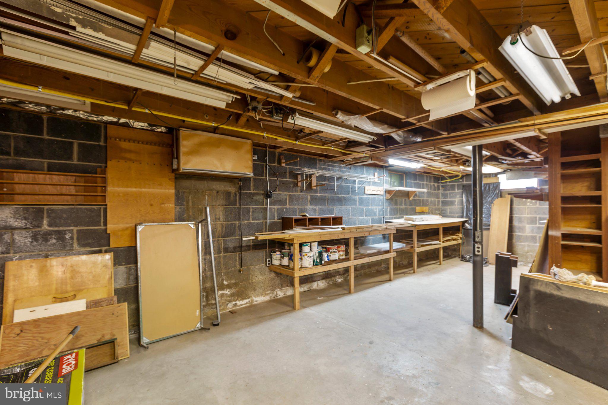 COLLEGE HEIGHTS - Residential Lease