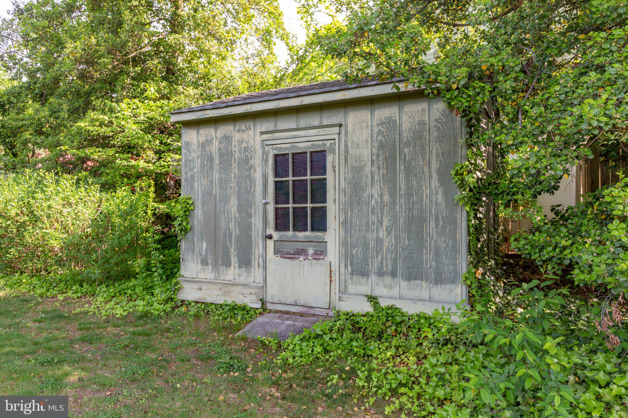 COLLEGE HEIGHTS - Residential Lease