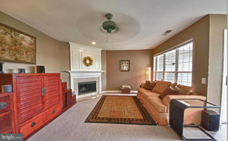 GUNSTON CORNER - Residential Lease