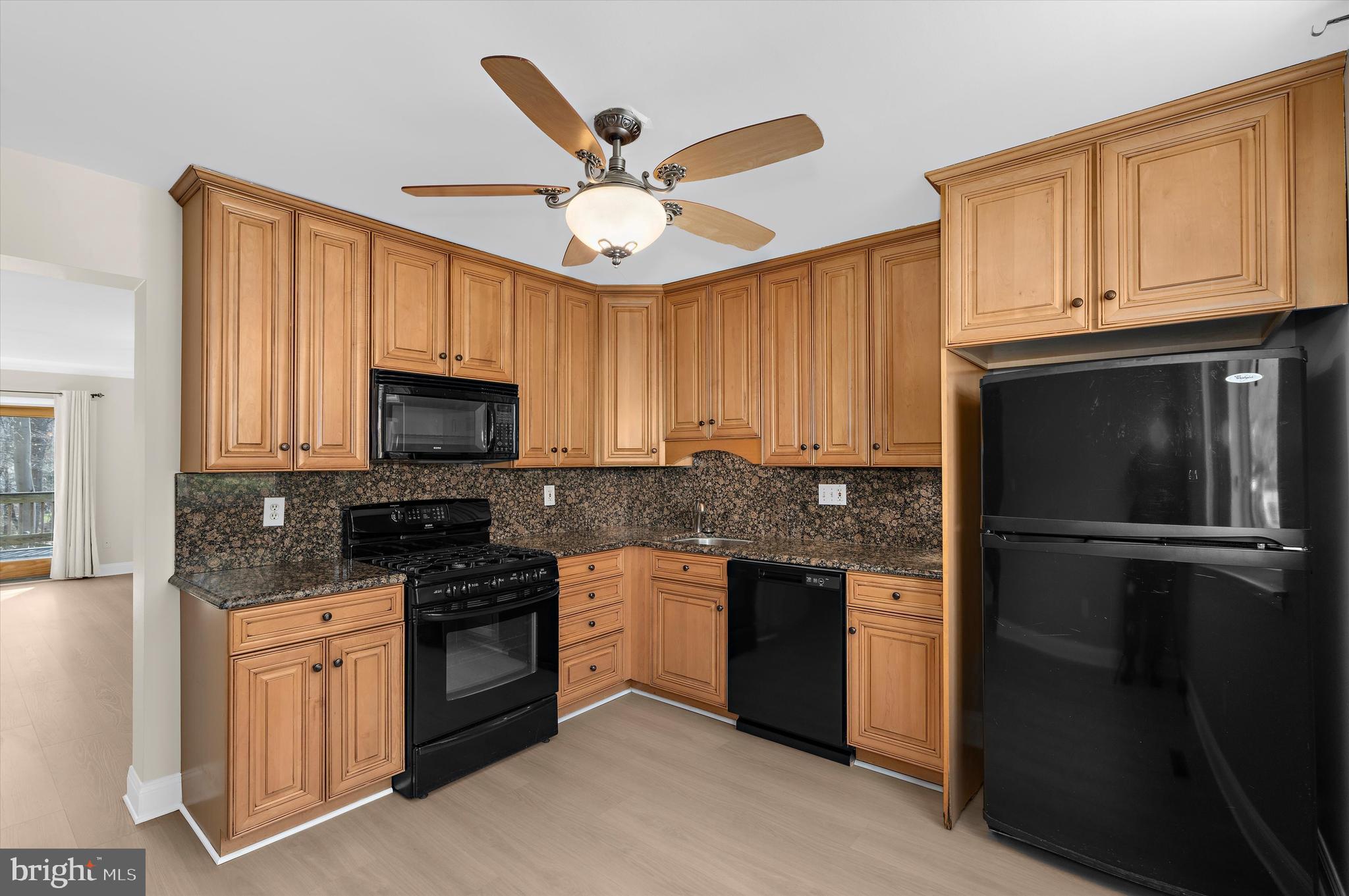 SUMMIT TOWNHOUSES - Residential