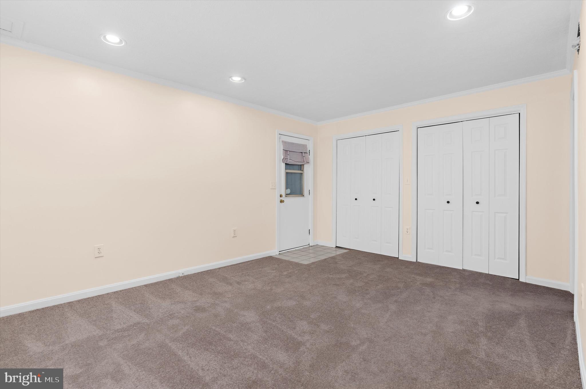 SUMMIT TOWNHOUSES - Residential