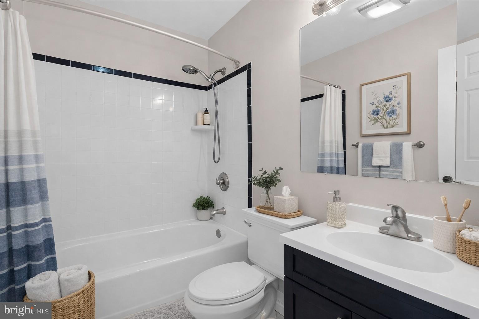 SUMMIT TOWNHOUSES - Residential