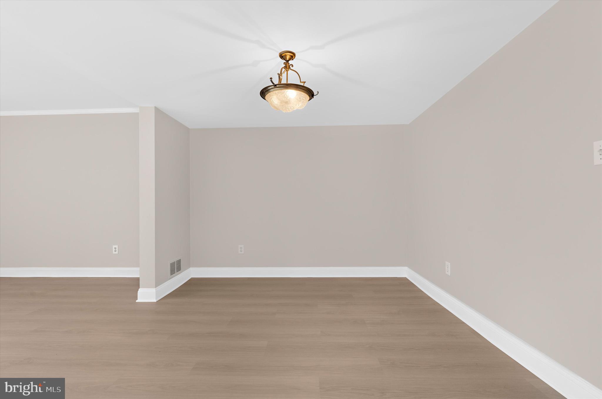 SUMMIT TOWNHOUSES - Residential