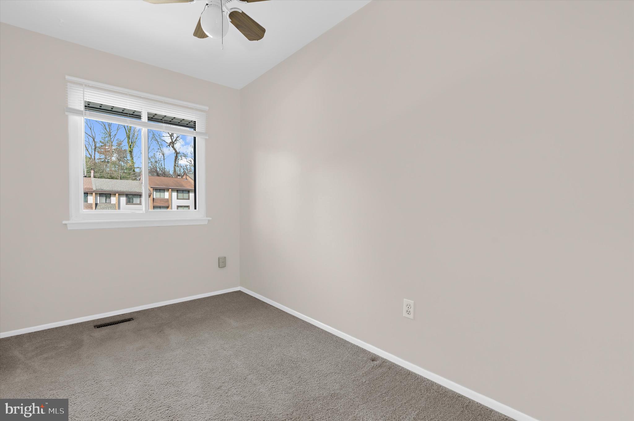 SUMMIT TOWNHOUSES - Residential