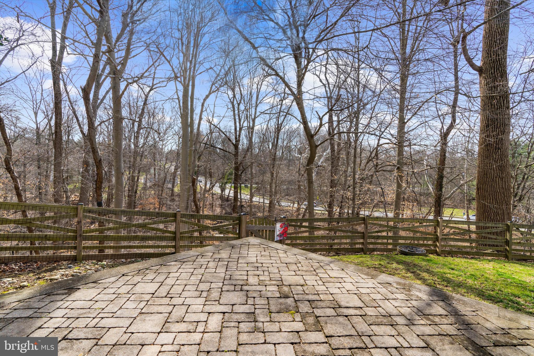 SUMMIT TOWNHOUSES - Residential