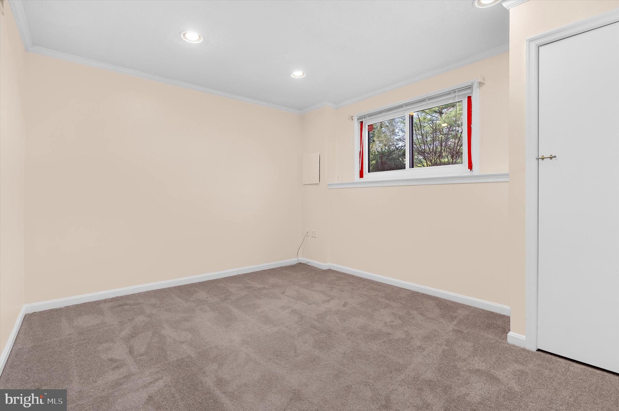 SUMMIT TOWNHOUSES - Residential