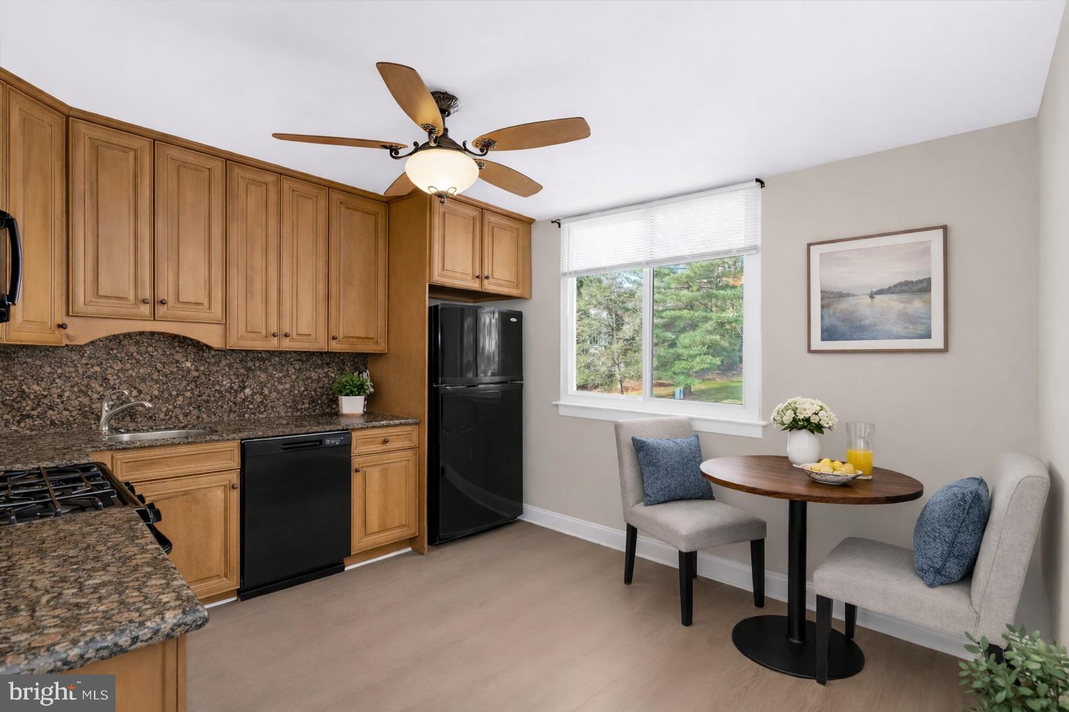 SUMMIT TOWNHOUSES - Residential