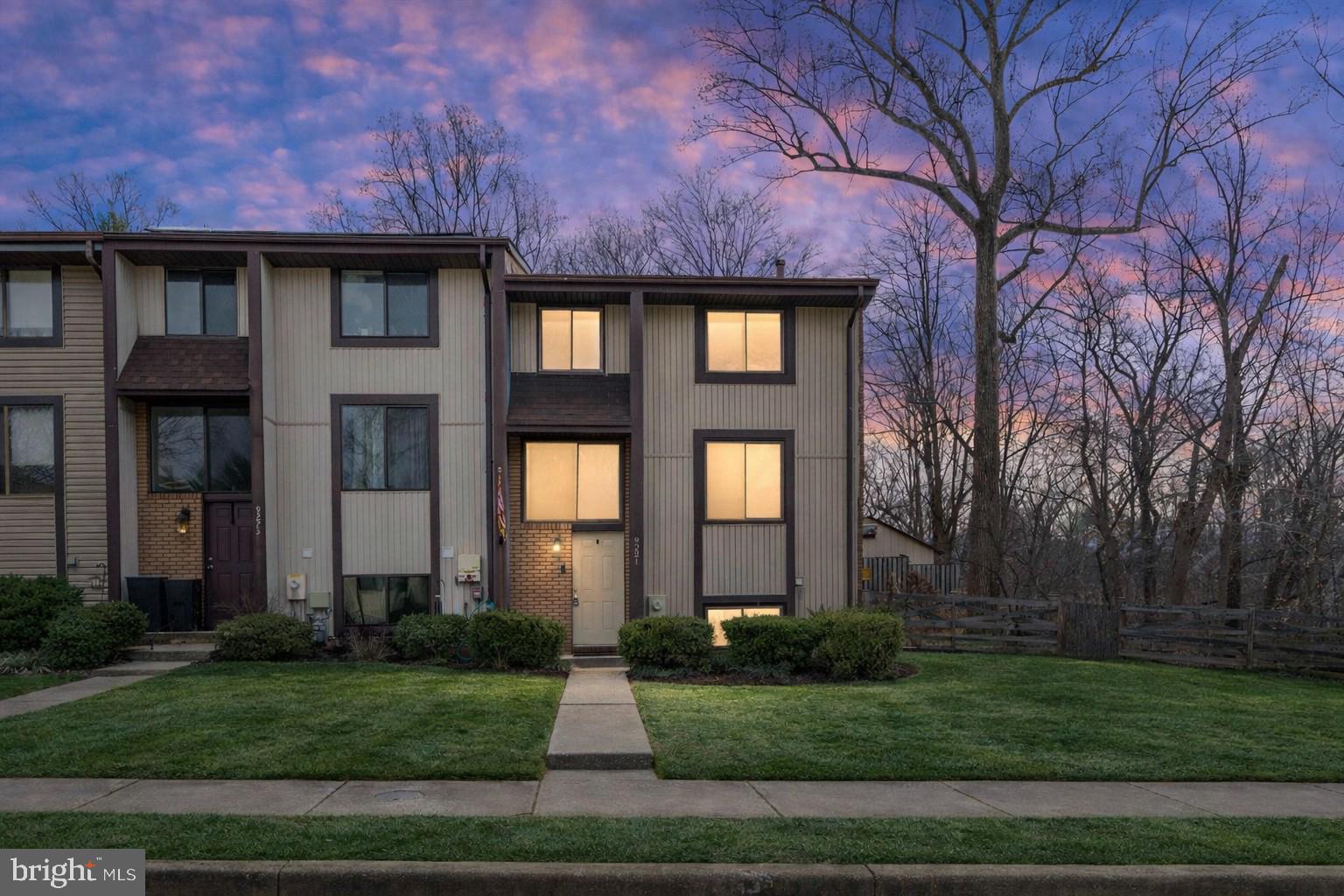 SUMMIT TOWNHOUSES - Residential