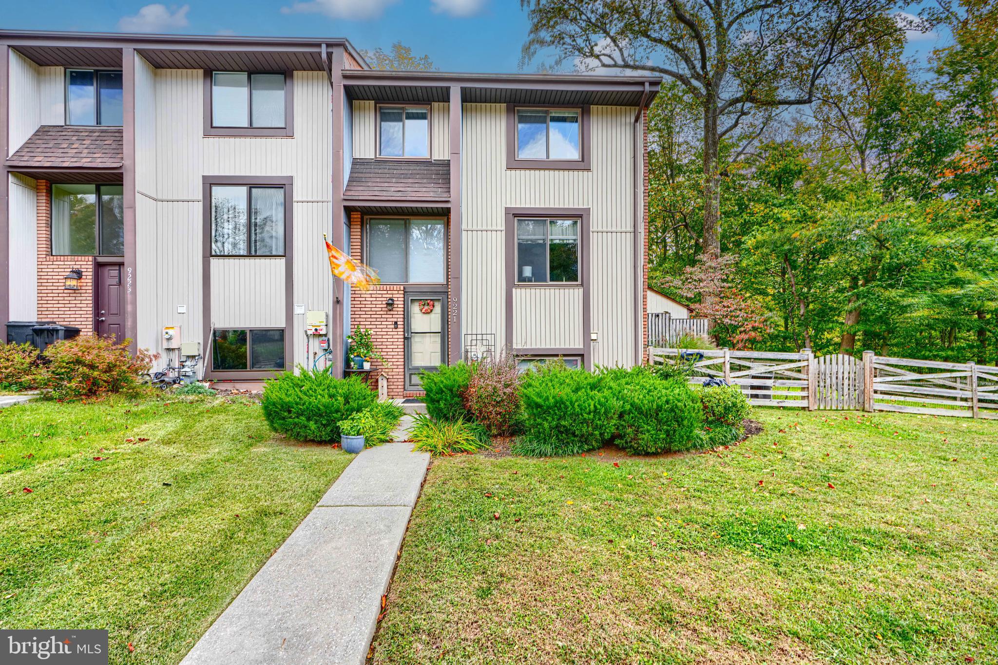 SUMMIT TOWNHOUSES - Residential